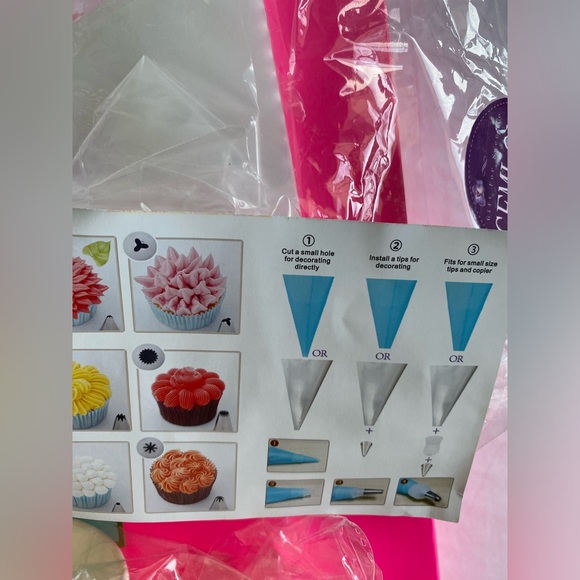 Set of Baking HIWARE Unbleached Parchment Paper, baking Cups & cream Nozzles NWT - Picture 7 of 16